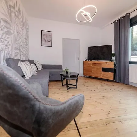 Et Volcans - Maison 9 Couchages Avec Garage Et Exterieur Nyaraló