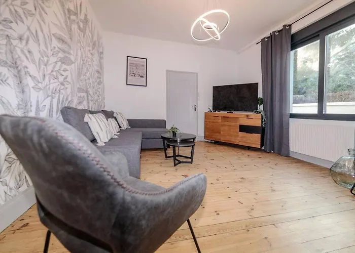 Et Volcans - Maison 9 Couchages Avec Garage Et Exterieur Nyaraló